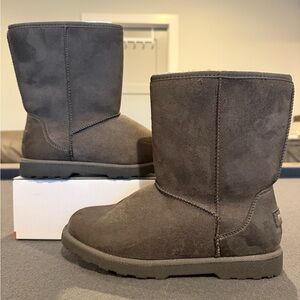 Makalu Ani Grey Pull-On Boots Women Size 7M